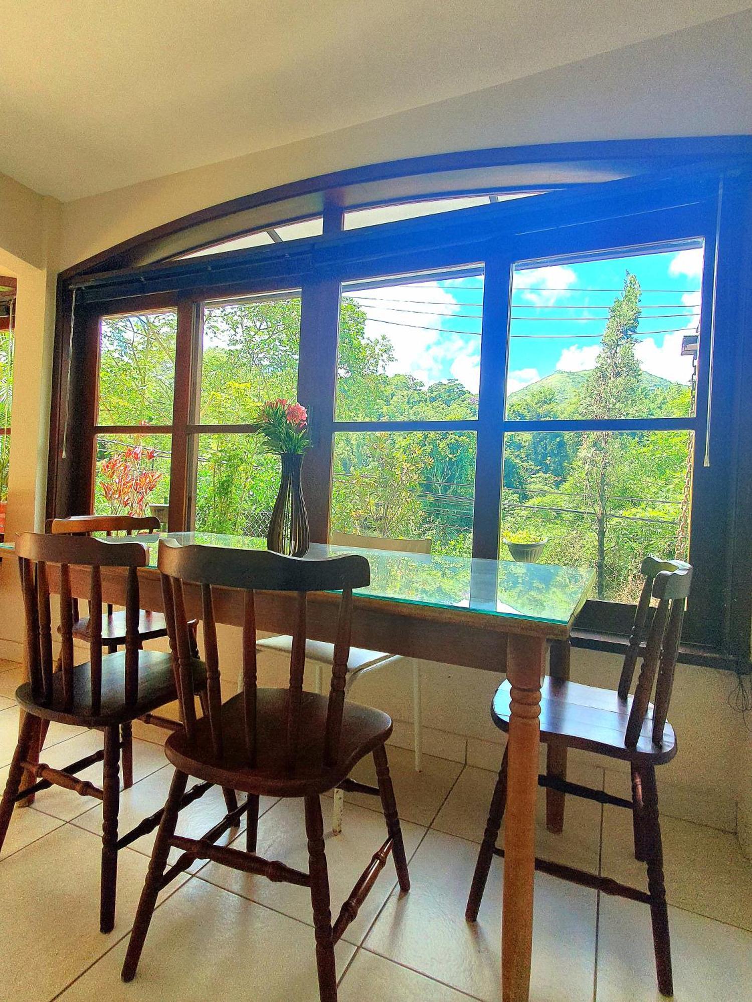 Aconchego De Itaipava - Casa De 3 Quartos, Equipada, Area Kids, Jacuzzi, Pet Friendly, Churrasqueira, Em Meio A Natureza E Proximo Ao Centro Do Bairro Petropolis (Rio de Janeiro) Exterior foto